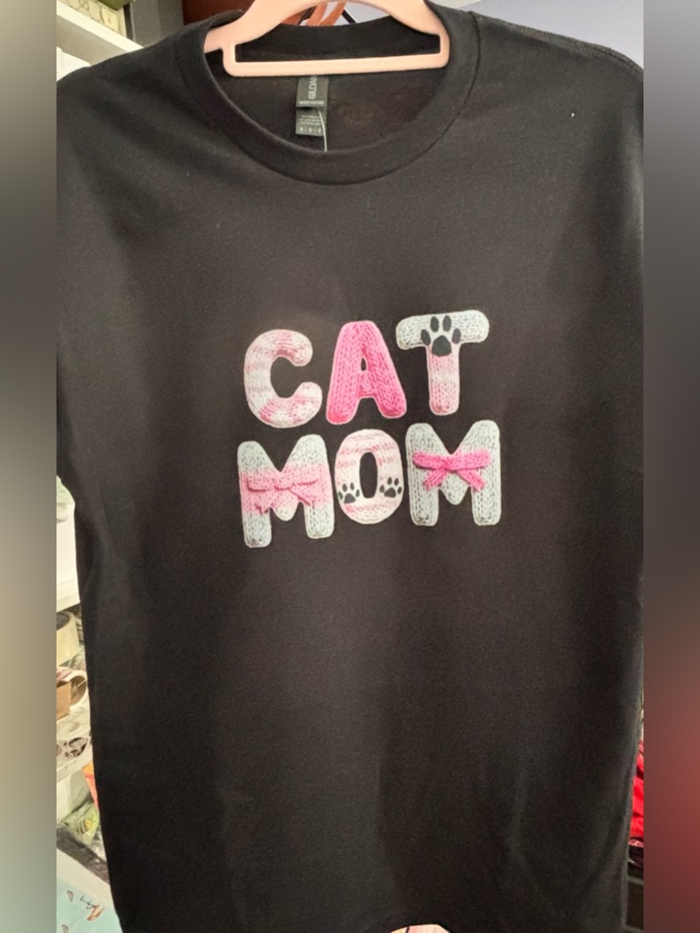 NEW CAT MOM Black Graphic Tee with Pink & White Lettering size Medium